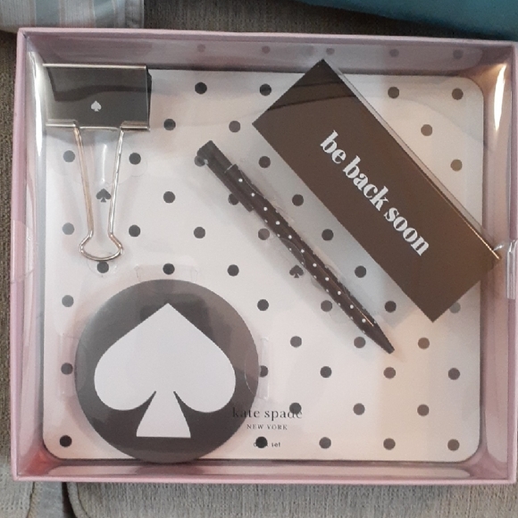 Kate Spade Polka Dot 5 Piece Desk Set - Picture 1 of 3